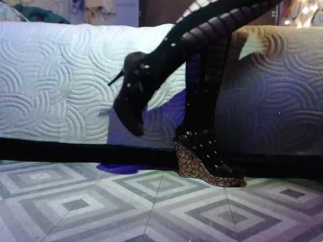 Live sex webcam photo for OnyxFox #276979696