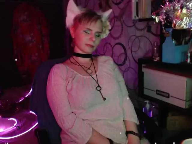 Live sex webcam photo for OnyxFox #276995091