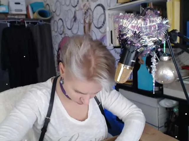 Live sex webcam photo for OnyxFox #277084469