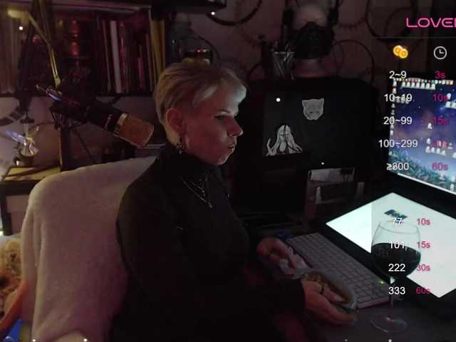 Live sex webcam photo for OnyxFox #277106997