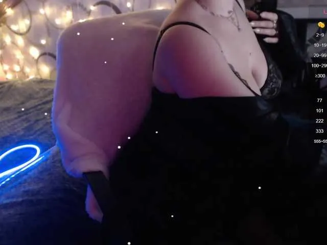 Live sex webcam photo for OnyxFox #277108463