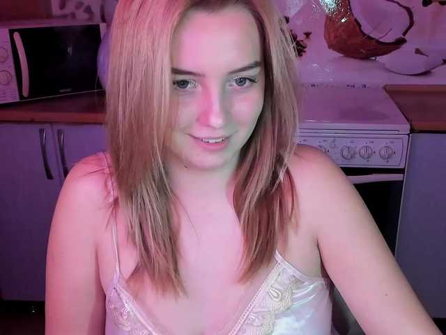 Live sex webcam photo for OopsLady #272491898