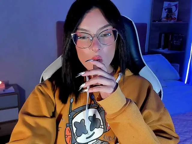 Live sex webcam photo for OphelianaRose #290639095
