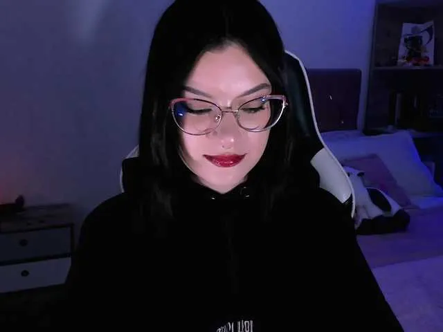 Live sex webcam photo for OphelianaRose #290864824