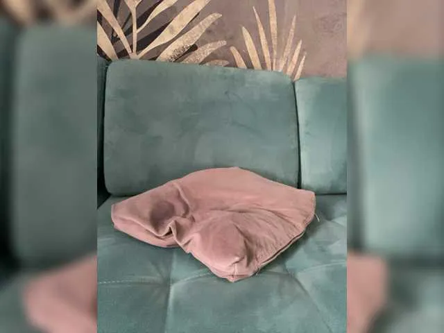 Live sex webcam photo for OrangeFox2 #276292533