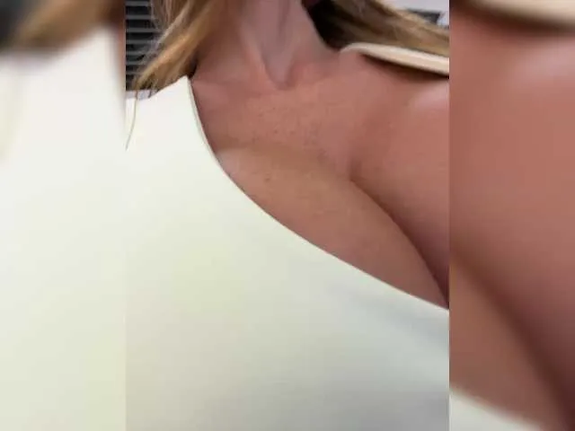 Live sex webcam photo for OrgazMia #291845640