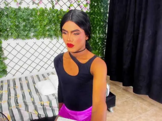 Live sex webcam photo for OrianaDonadoo #275647136