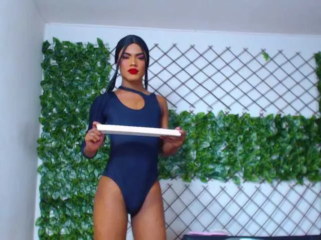 Live sex webcam photo for OrianaDonadoo #275739702