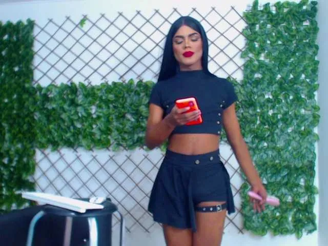 Live sex webcam photo for OrianaDonadoo #276048606