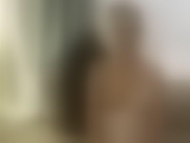 Live sex webcam photo for OrianaWade #294095731
