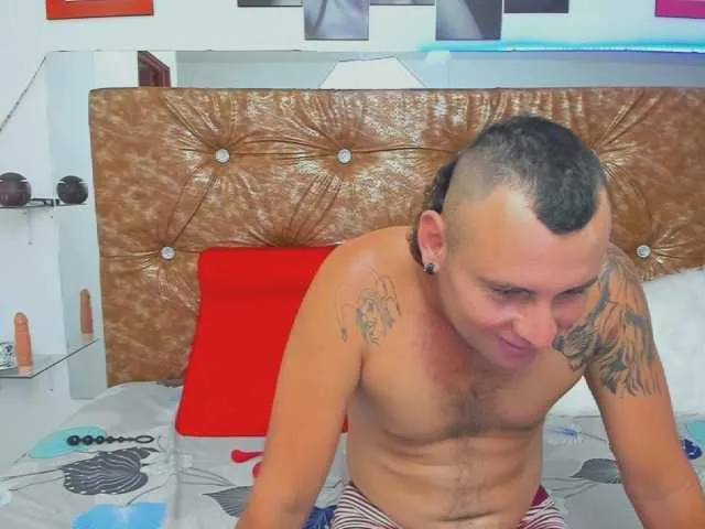 Live sex webcam photo for OrianayEmilio #272849454