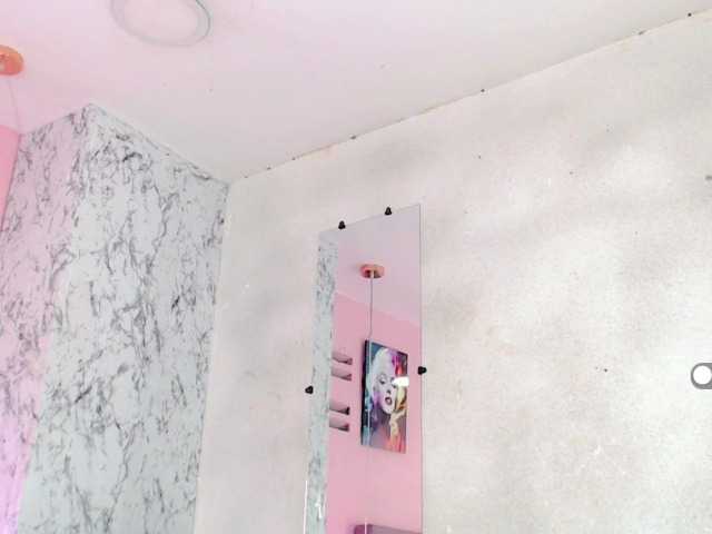 Live sex webcam photo for Orianita #277524293