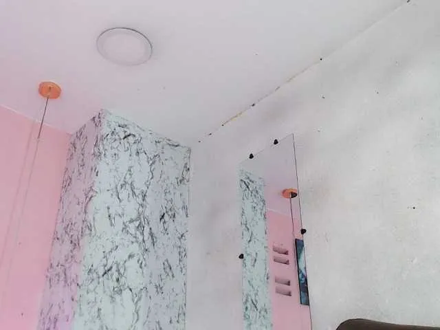 Live sex webcam photo for Orianita #277615899