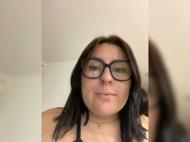 Live sex webcam photo for Orianna-Guzman #275962918