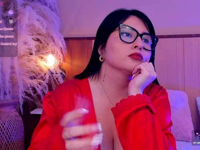 Live sex webcam photo for Orianna-Guzman #291515493