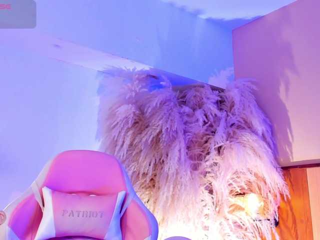 Live sex webcam photo for Orianna-Guzman #291748209