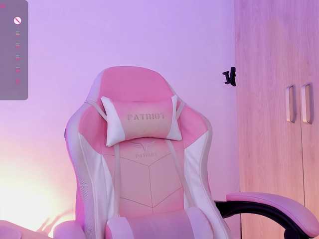 Live sex webcam photo for Orianna-Guzman #292157089