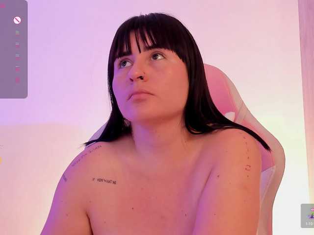 Live sex webcam photo for Orianna-Guzman #292235363