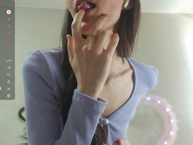 Live sex webcam photo for Oriella #290737443