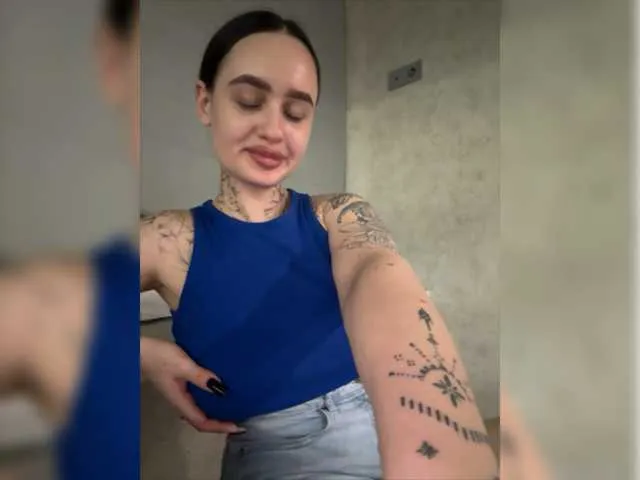 Live sex webcam photo for OriginalHOOLi #277701197