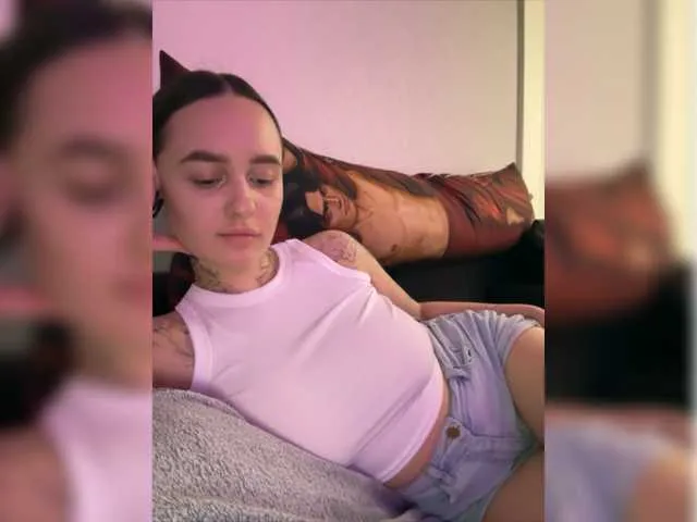 Live sex webcam photo for OriginalHOOLi #277807601