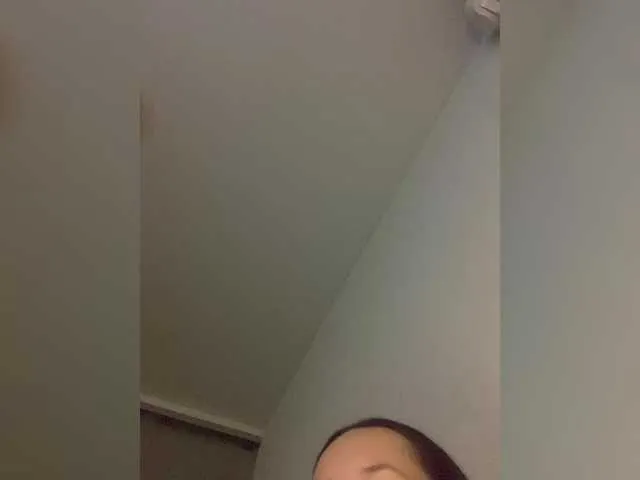 Live sex webcam photo for OriginalHOOLi #291114384