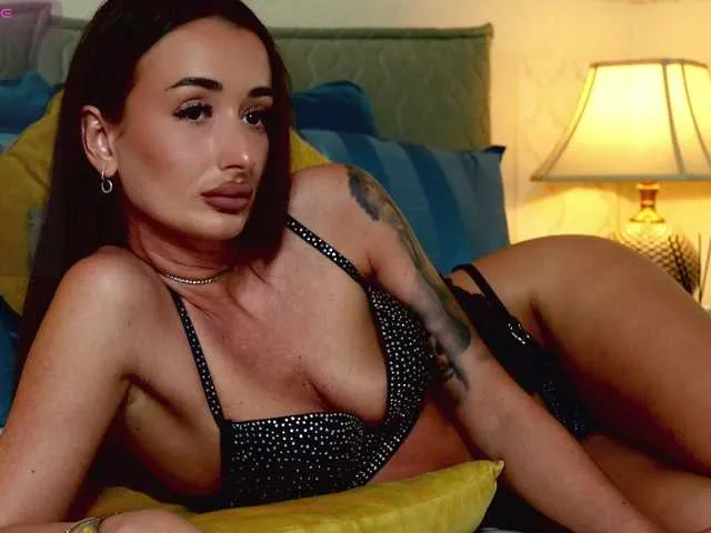 Live sex webcam photo for OutrageousOne #291624560