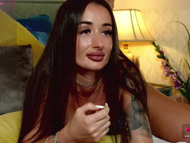 Live sex webcam photo for OutrageousOne #291722459