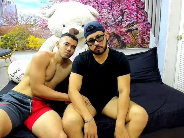 Live sex webcam photo for OversizedGuyss #290930258