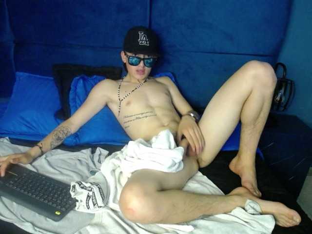 Live sex webcam photo for Owen-Steven #275959878