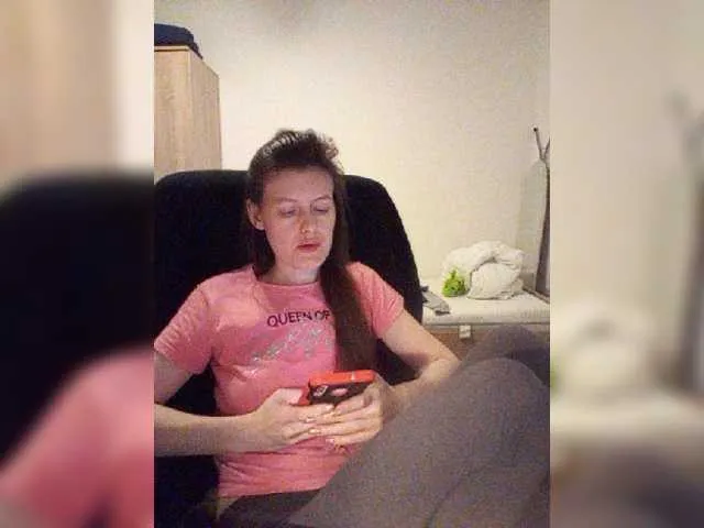 Live sex webcam photo for P-A-N-I-K-A #275928126