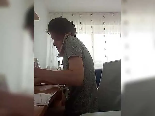 Live sex webcam photo for P-A-N-I-K-A #291687052