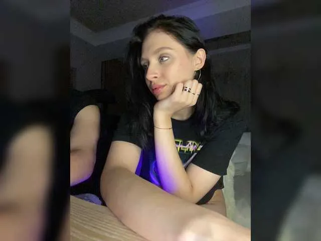 Live sex webcam photo for PARTYNEXTNEXT #274383907