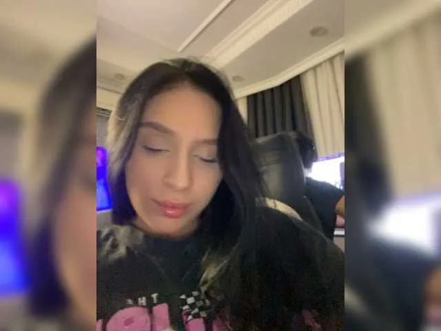 Live sex webcam photo for PARTYNEXTNEXT #276429414