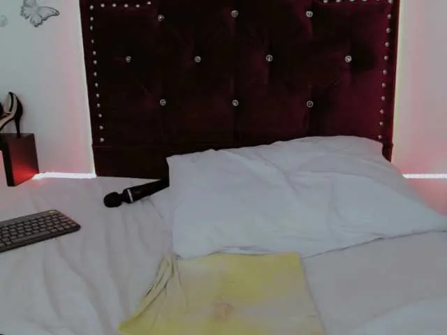 Live sex webcam photo for PAULIEDEVILLE #273564767