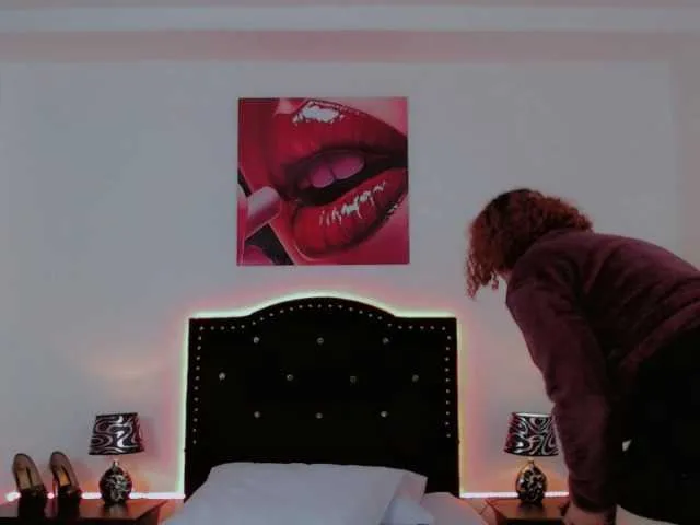 Live sex webcam photo for PAULIEDEVILLE #273631043