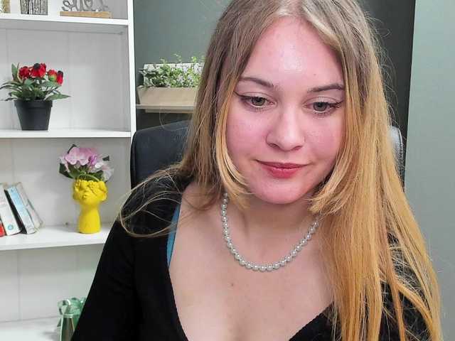 Live sex webcam photo for PERFECTvaleria #291126767