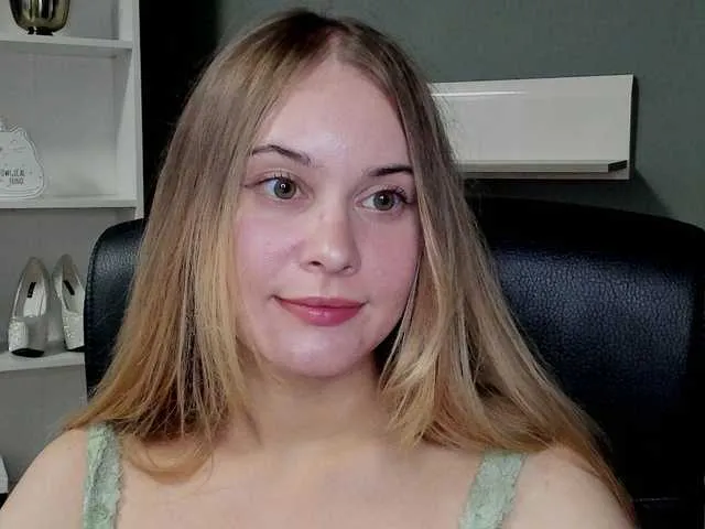 Live sex webcam photo for PERFECTvaleria #291780448