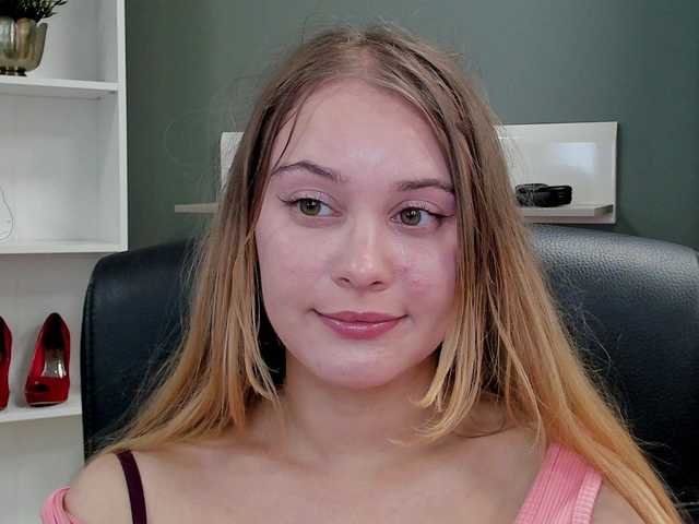 Live sex webcam photo for PERFECTvaleria #291907405