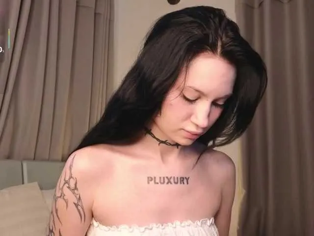 Live sex webcam photo for PLUXURY- #292358980