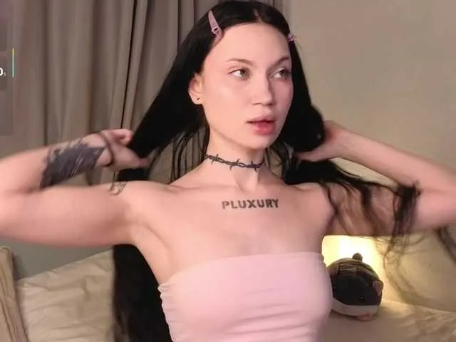 Live sex webcam photo for PLUXURY- #292366267