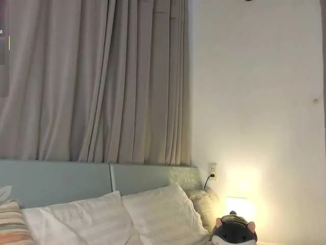 Live sex webcam photo for PLUXURY- #292412888