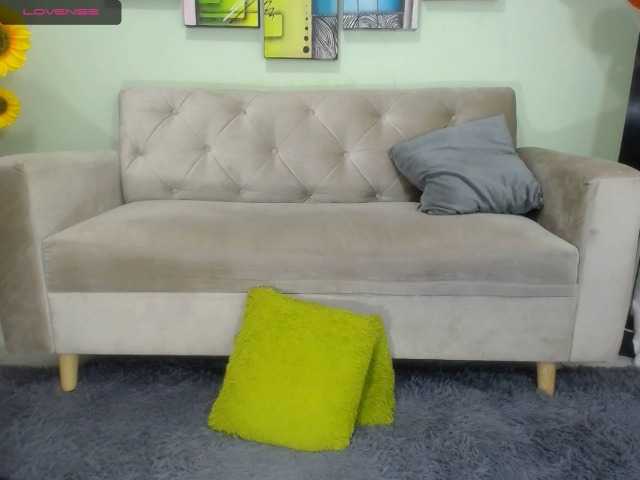 Live sex webcam photo for POCAHONTAS23 #273378996