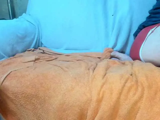 Live sex webcam photo for PaarHotHot #274304758