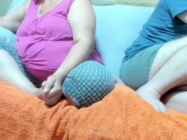 Live sex webcam photo for PaarHotHot #274608426