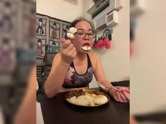 Live sex webcam photo for PadThai #291238419