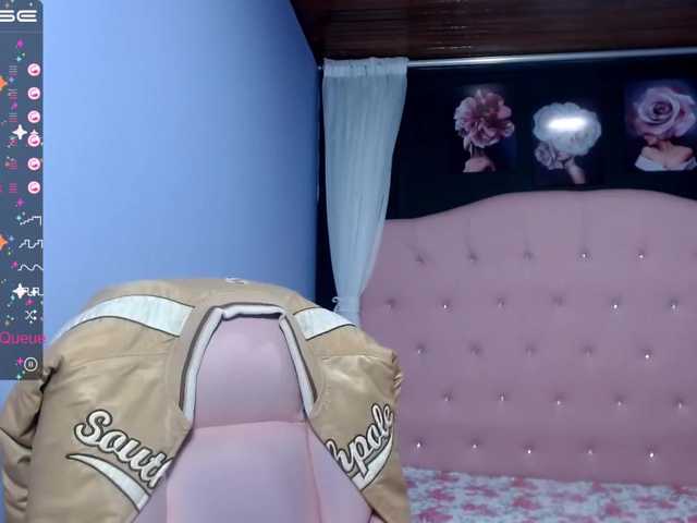 Live sex webcam photo for Paige10 #272924666