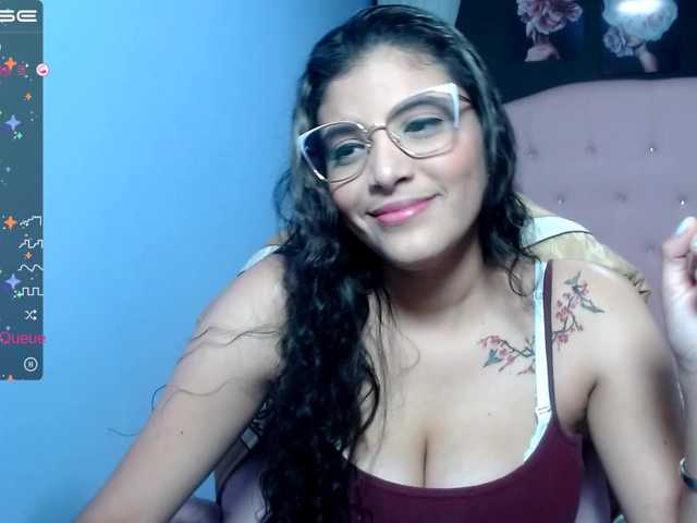 Live sex webcam photo for Paige10 #272933574