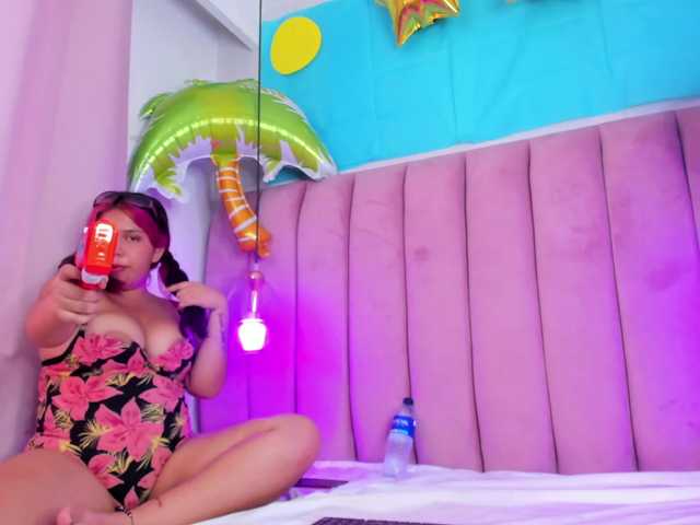 Live sex webcam photo for PaigeHarper #275984352