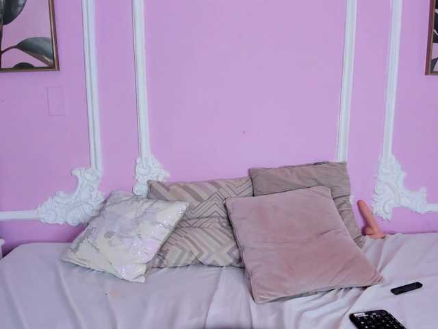 Live sex webcam photo for PaigeHarper #277706973